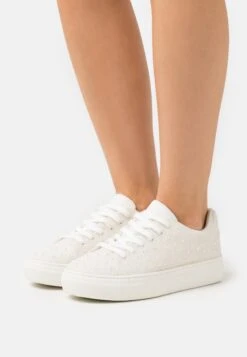 Trainers - Off-White