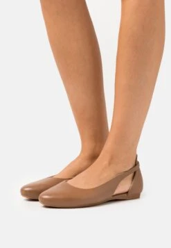 Leather- Ballet Pumps - Cognac